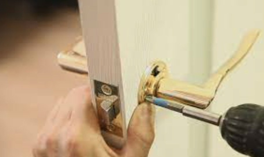 Врезка петель в межкомнатные двери