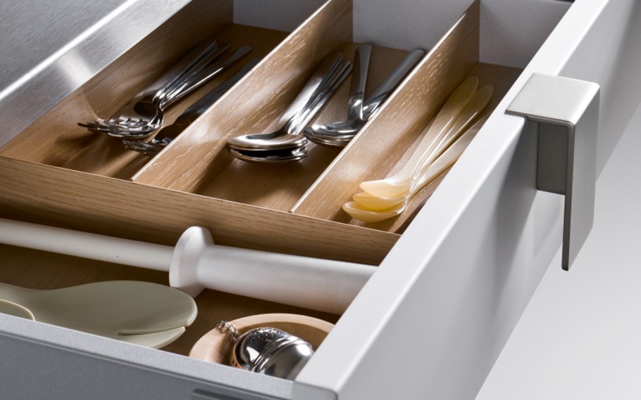 Выдвижная система для кухни Блюм 400