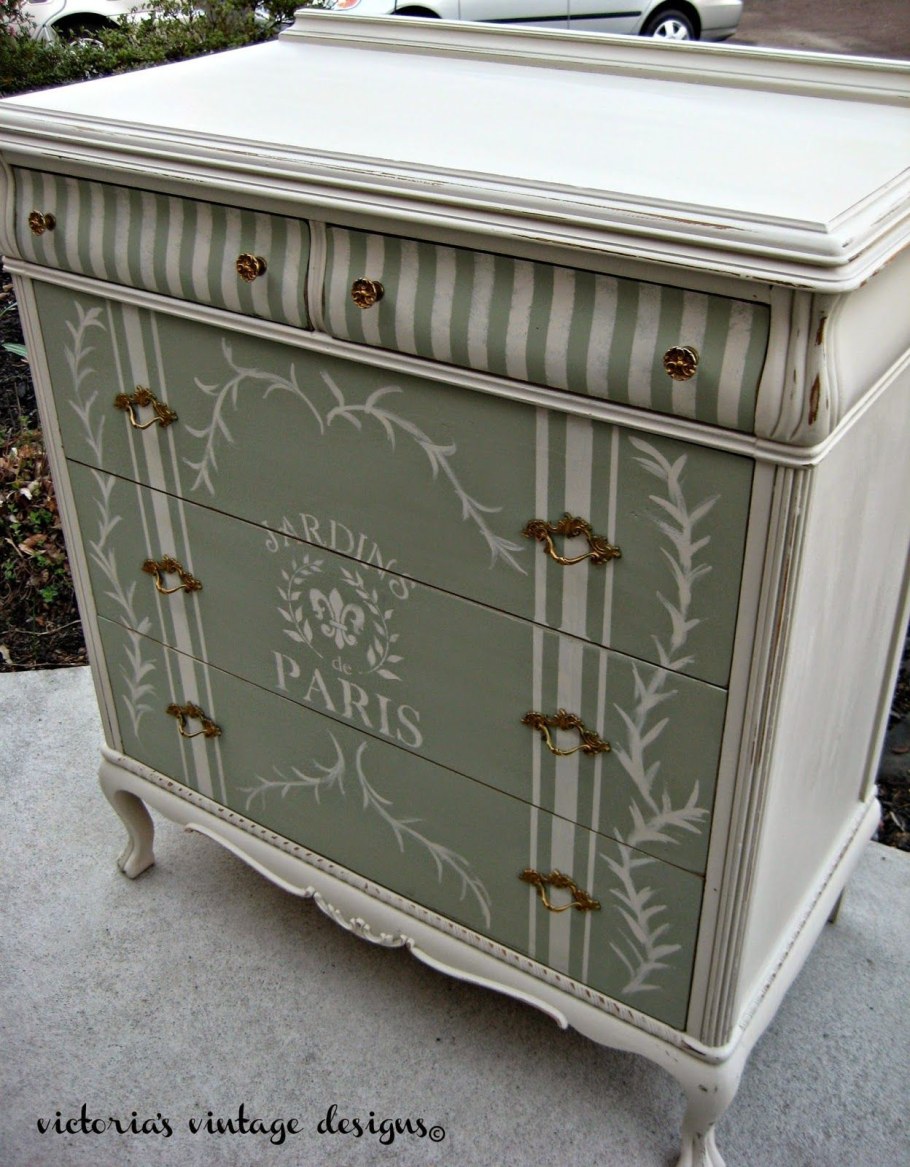 Реставрированный комод