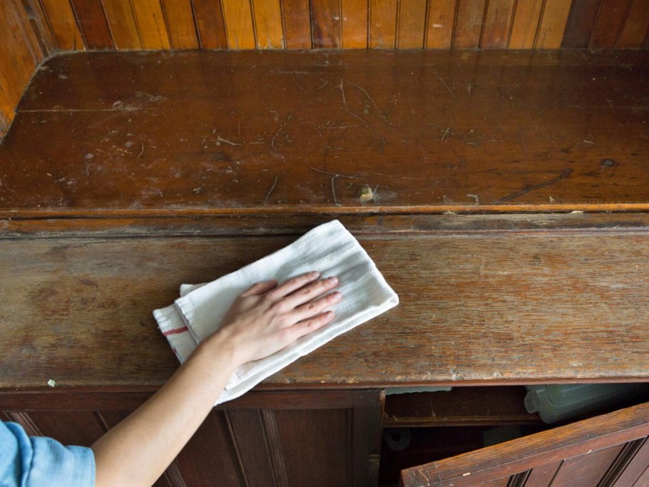 Плесень на мебели