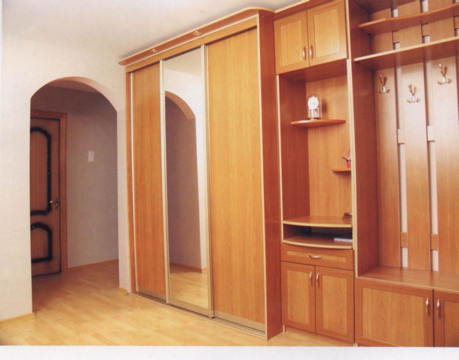 Шкаф в прихожую