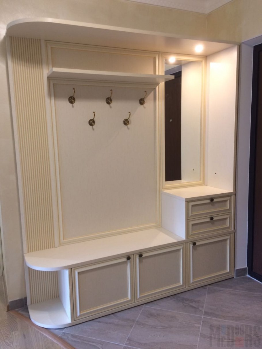 Мебель в длинную прихожую