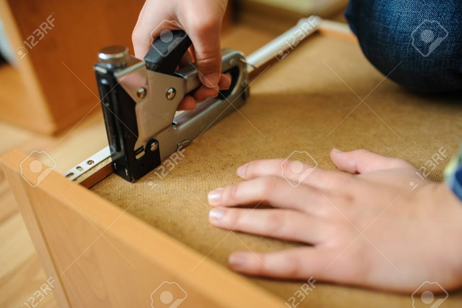 Скрипит диван с деревянным каркасом