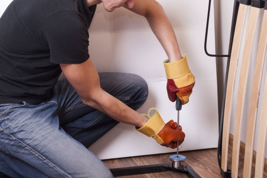 Скрипит кровать