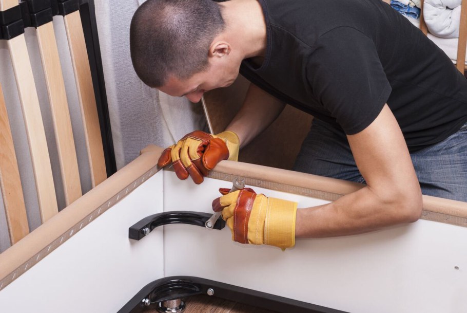 Скрипит кровать