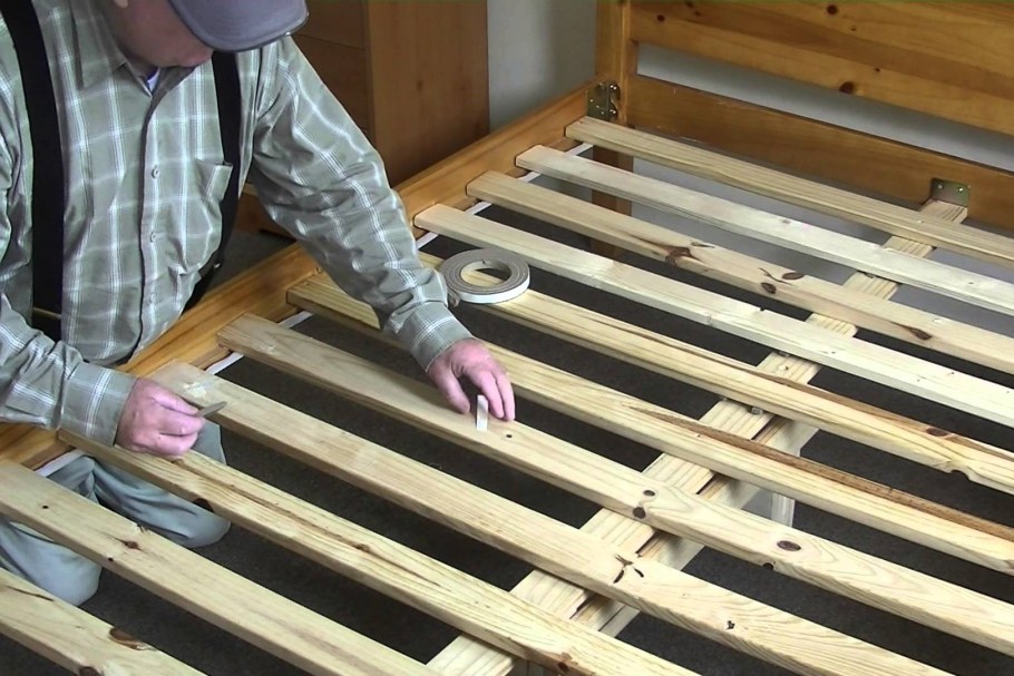 Просел поролон в диване