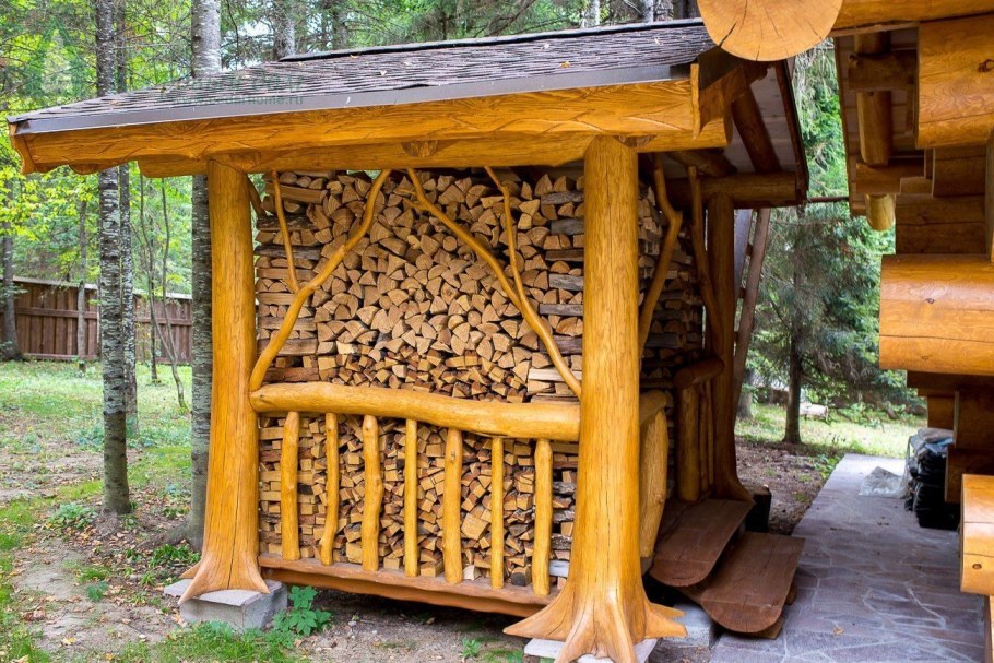 Дровник из бруса 150х150