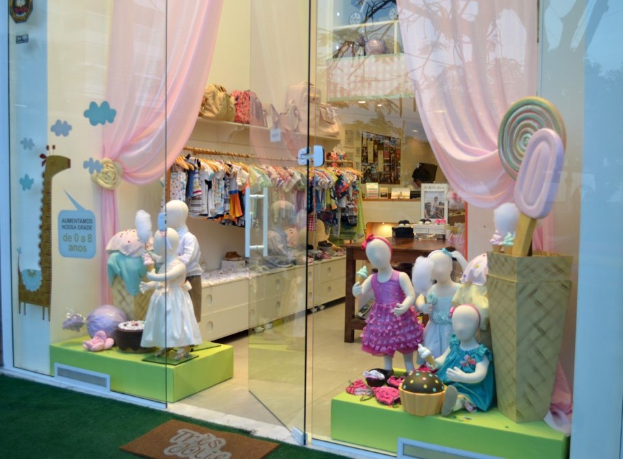 Витрина детского магазина