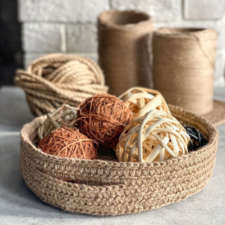 Интерьерные корзины из джута