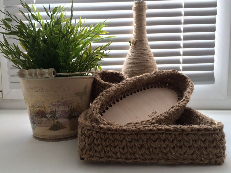 Конопатка сруба канатом