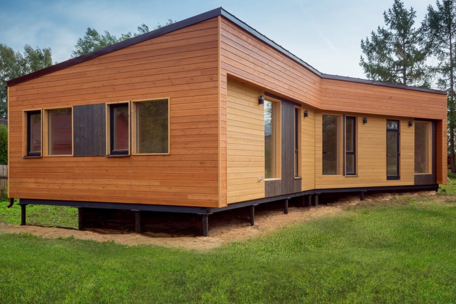 Домик из бытовки зимний