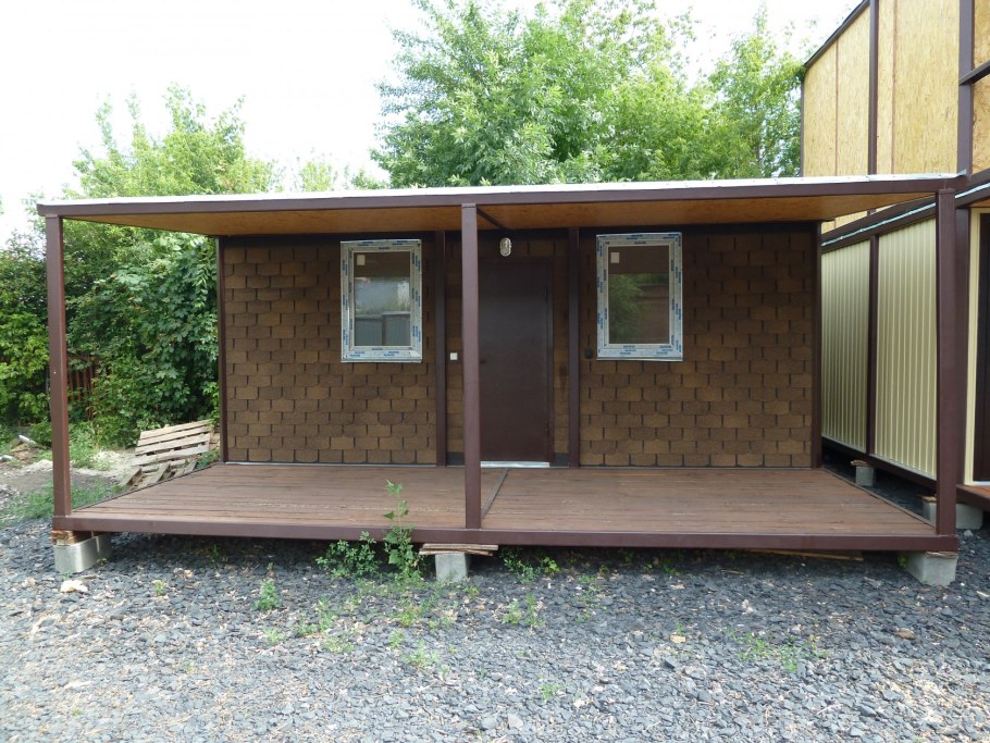 Дачный домик из контейнера