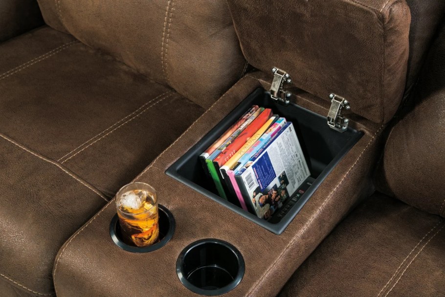 Диван с реклайнером подстаканниками