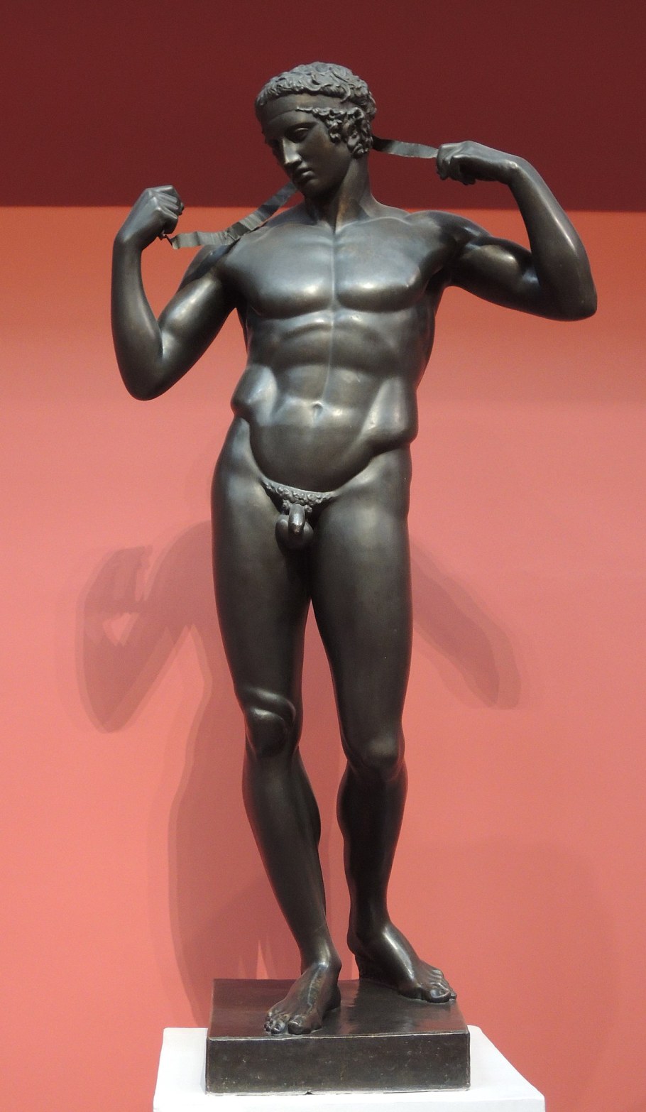 Скульптура Диадумен Поликлета