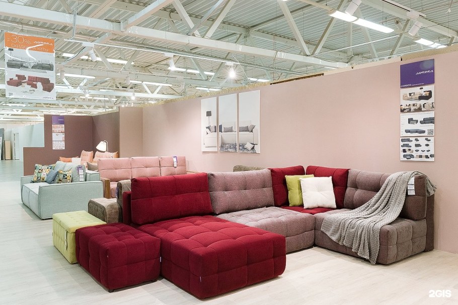 Диван с узорами