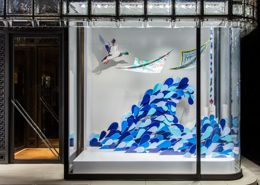 Украшение витрин к новому году