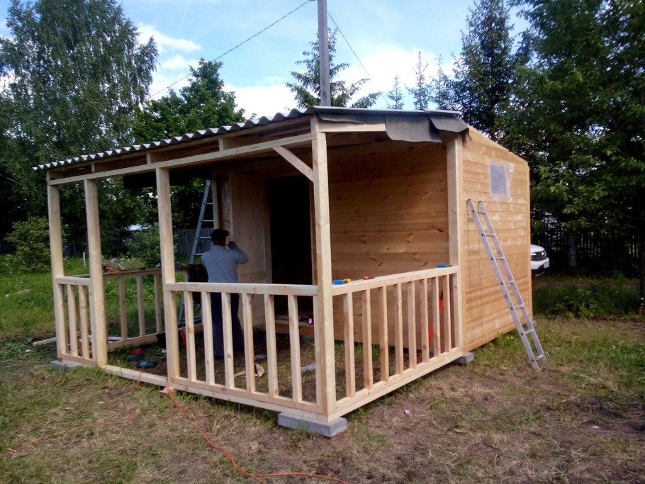 Летний дачный домик