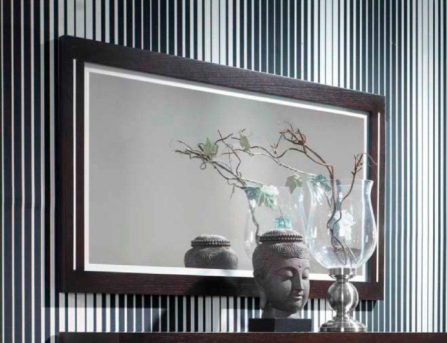 Зеркало в спальне