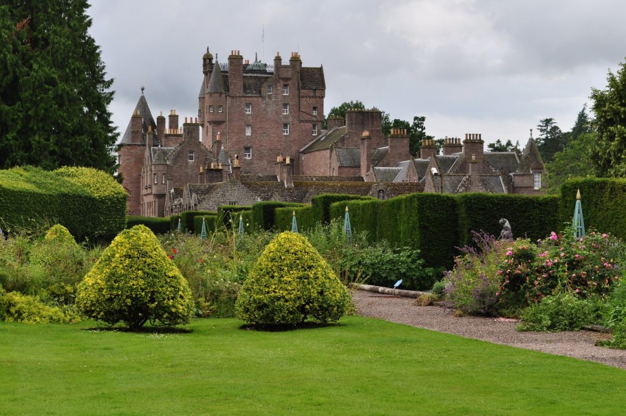 Сады замка Глэмис Шотландия