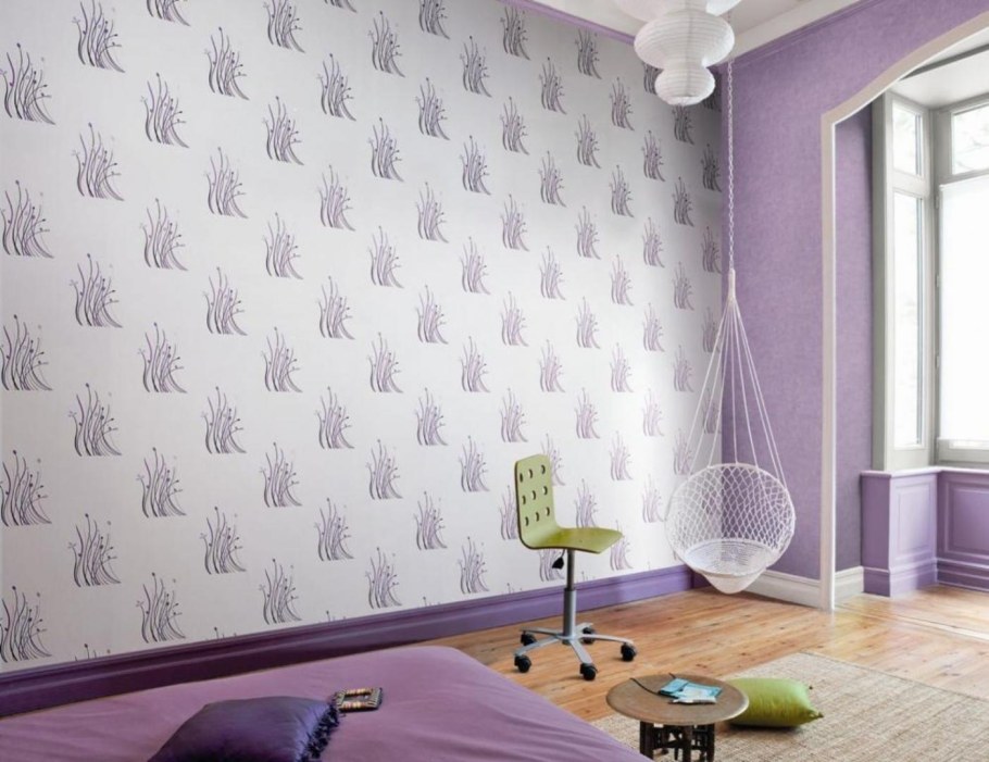 Комната обклеенная разными обоями