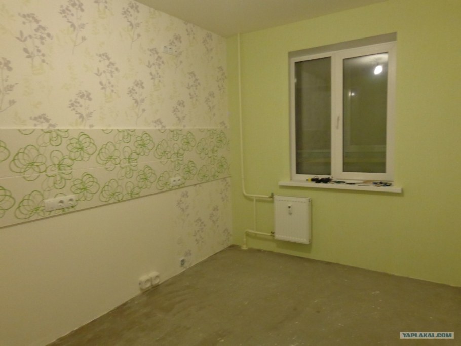 Клеим кухню двумя видами обоев