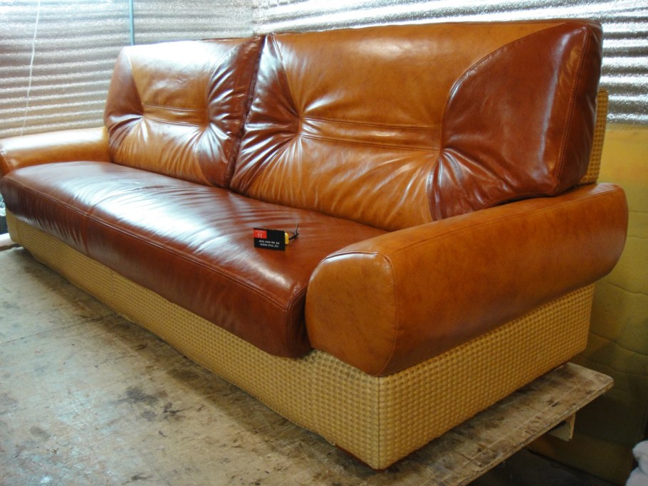 Материал для обшивки дивана