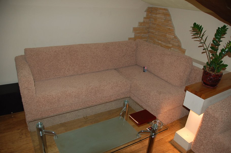 Обтянуть диван