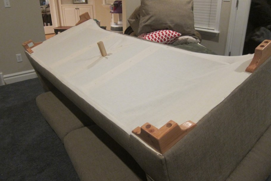 Обшивка дивана