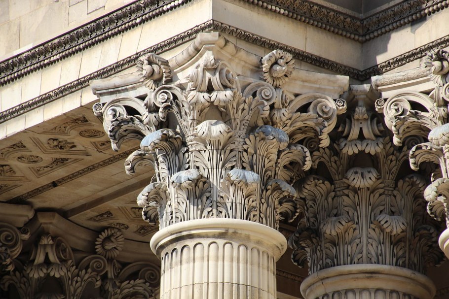 Капитель колонны Готика