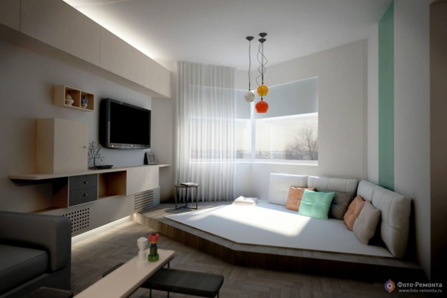 Узкая гостиная с камином