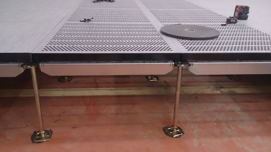 Фальшпол Weiss