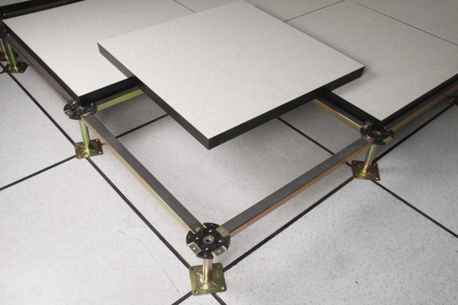 Неразборный фальшпол из сульфата-кальция Mero-TSK Type Combi t 36-gf, 600x600x36