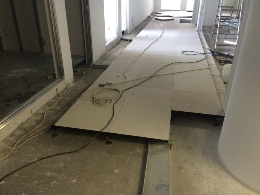 Монтаж фальшполов "Кнауф"