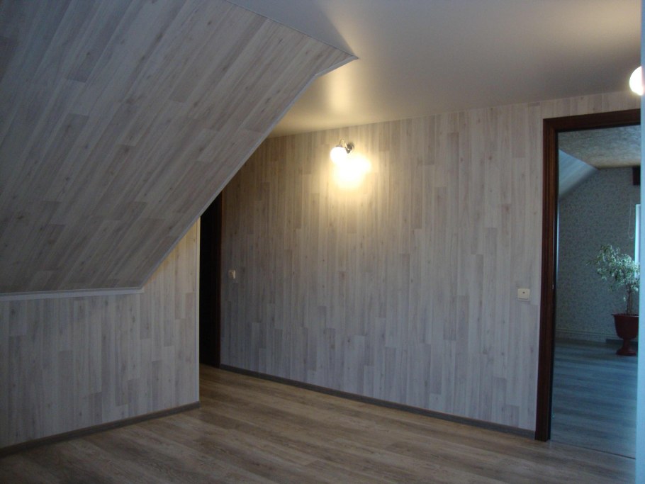 Планкен лиственница в интерьере
