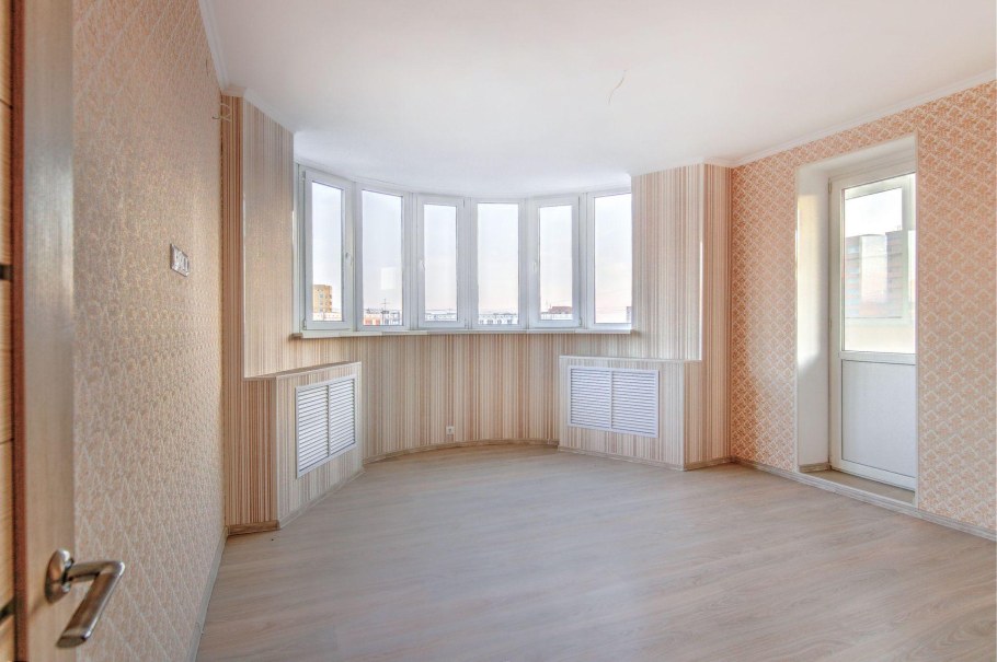 Люди в новой квартире