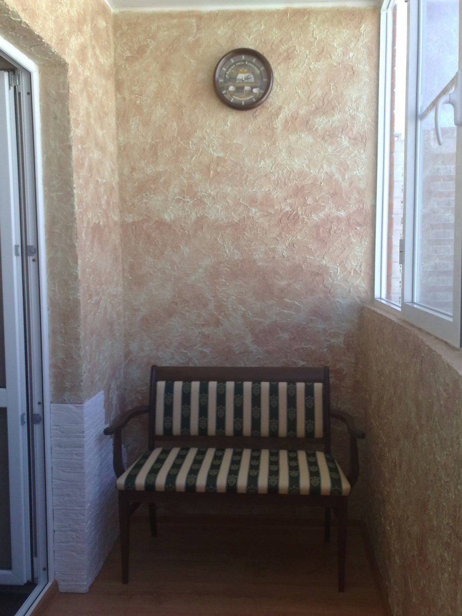 Отделка балкона декоративной штукатуркой