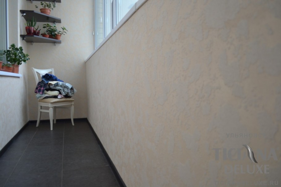 Отделка балкона декоративной штукатуркой