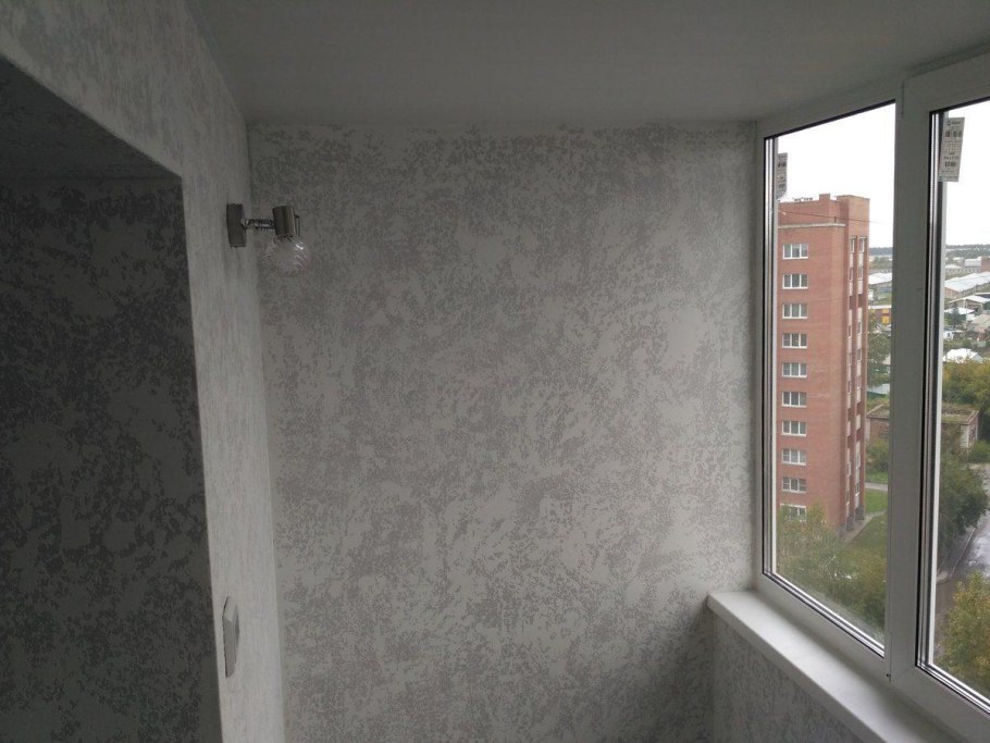 Отделка балкона декоративной штукатуркой