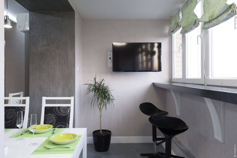 Декоративная штукатурка на балконе