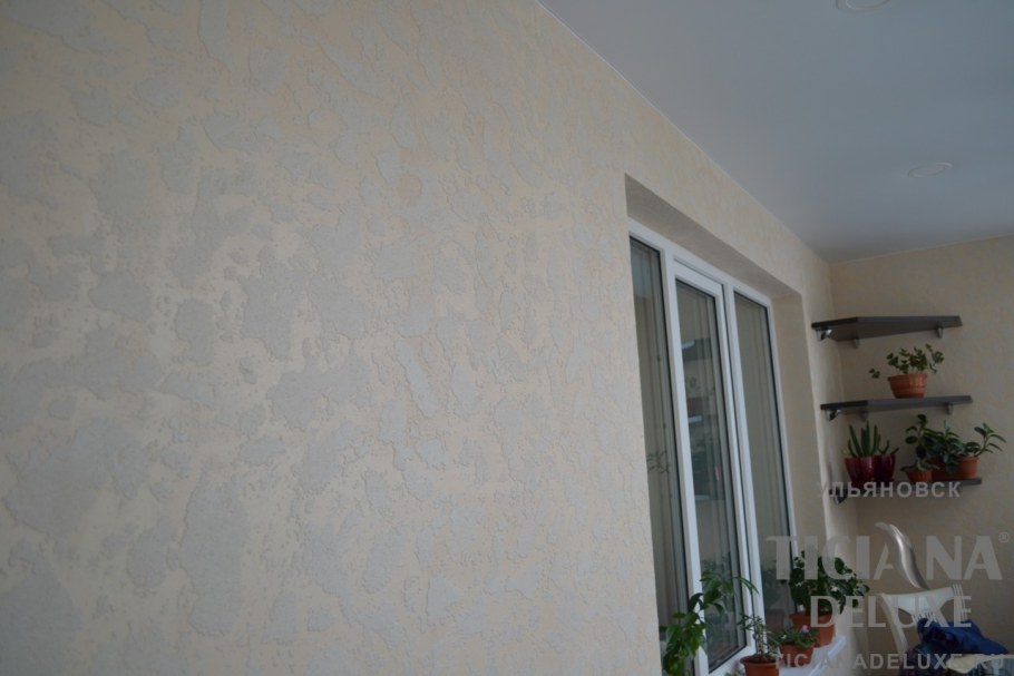 Отделка лоджии короедом