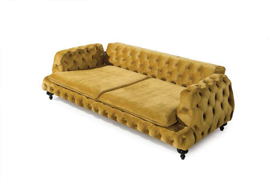 Красивый красный диван