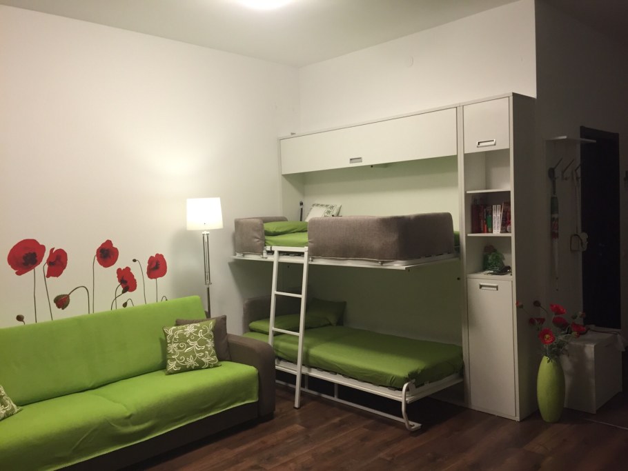 Детская двухъярусная кровать с диваном