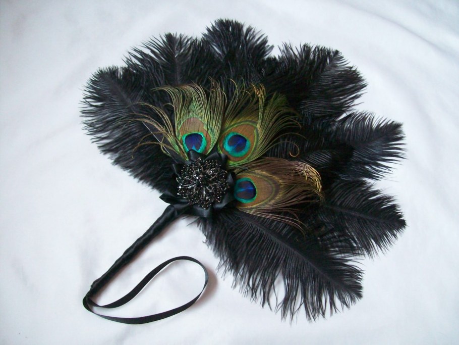 Веер из перьев