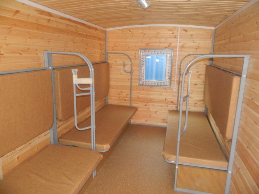 Вагончик бытовка внутри