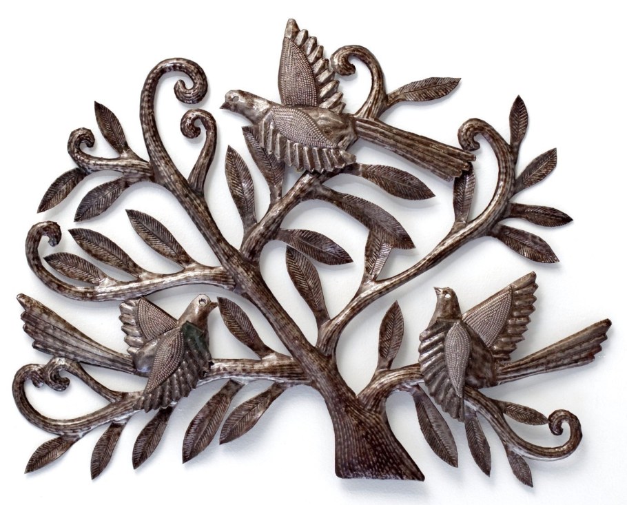 Декоративные украшения на стену