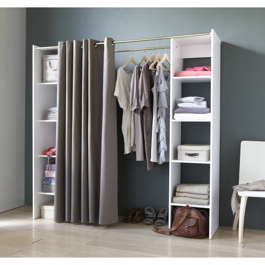 Открытые шкафы для одежды