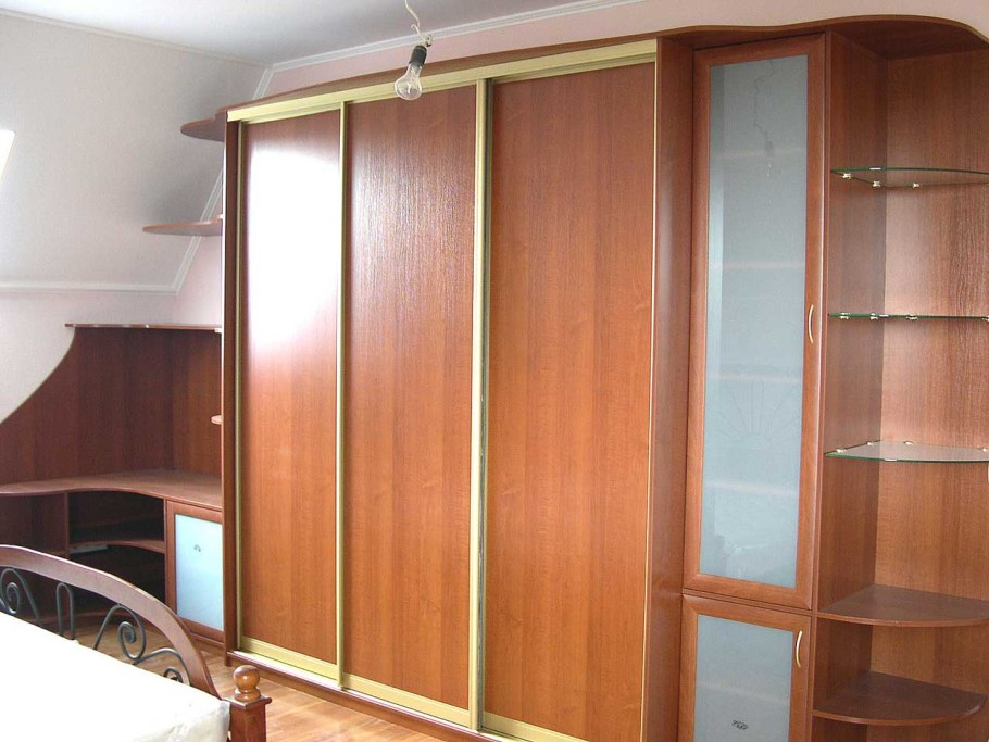 Шкаф купе из ламината