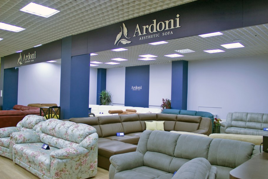 Фирменный мебельный магазин