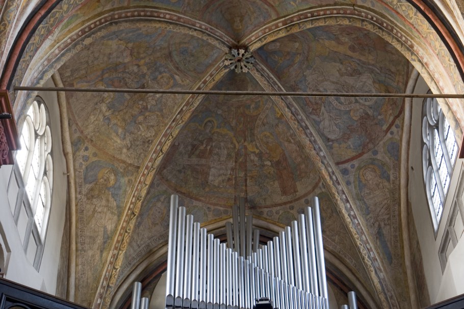 Крестовый вспарушенный свод