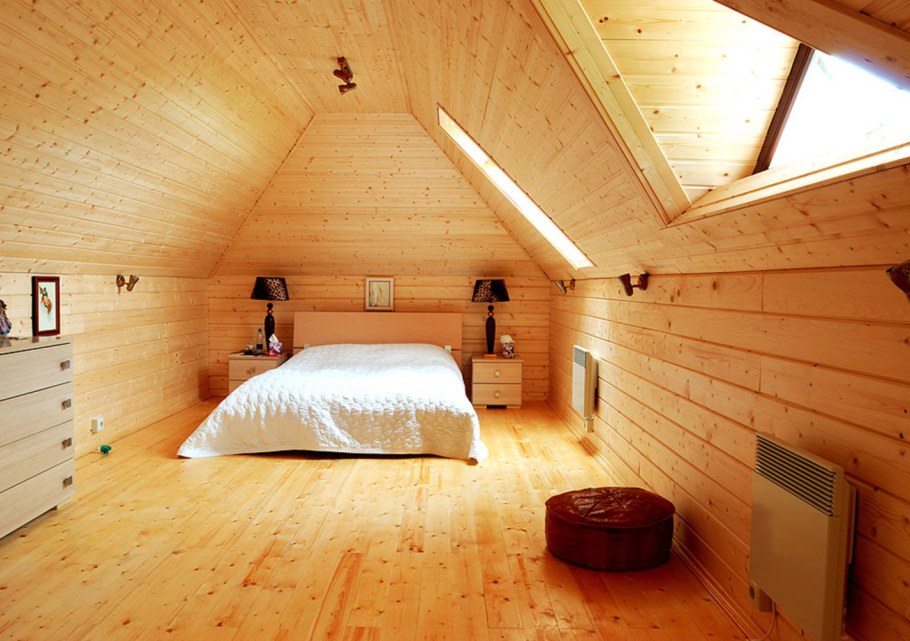 Потолок мансарды в деревянном доме